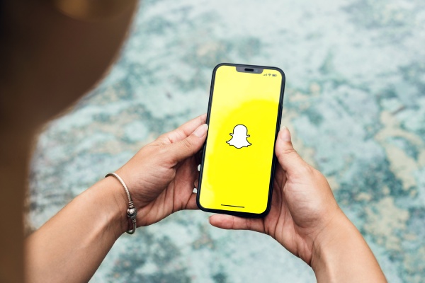 10 Best Snapchat Spy Apps for iPhone & Android