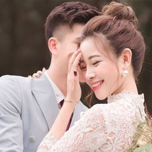 Người yêu tôi mời đến để chung vui ngày cưới tiễn đưa em lần cuối, và tôi sang để đưa người yêu đi lấy chồng